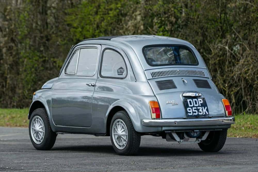 https://cdn.autogreeknews.gr/wp-content/uploads/2026/04/1972-fiat-500-2022-porsche-911-8.jpg
