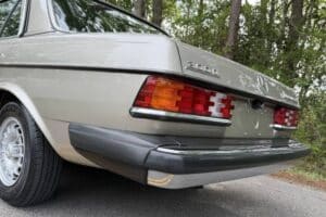 1985-Mercedes-300D-Auction-17