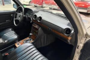 1985-Mercedes-300D-Auction-21