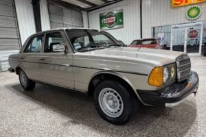1985-Mercedes-300D-Auction-9