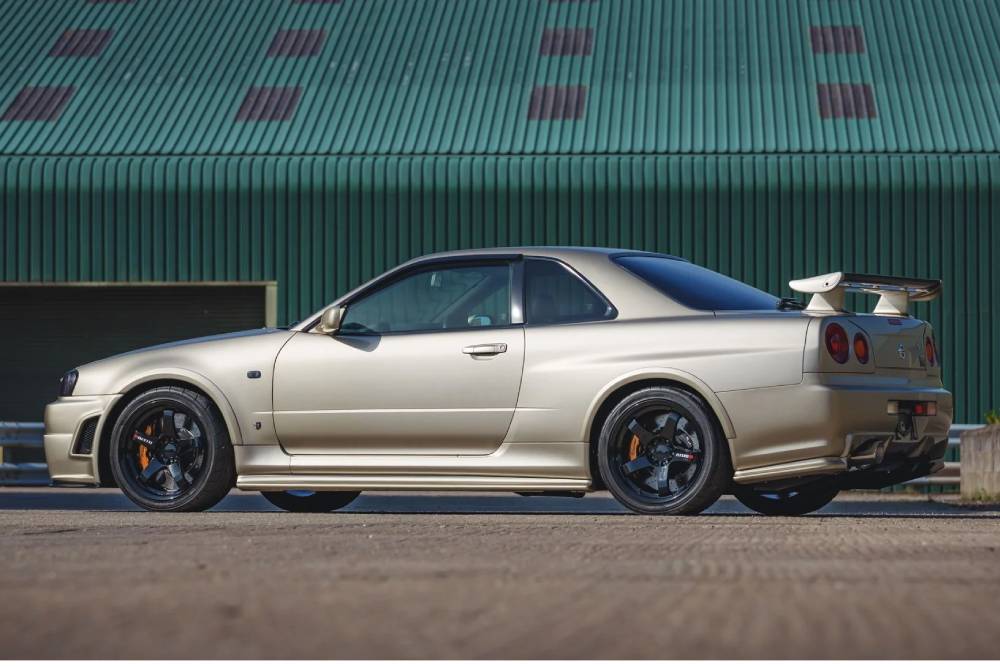https://cdn.autogreeknews.gr/wp-content/uploads/2026/04/2001-nissan-skyline-gt-r-m-spec-1.jpg