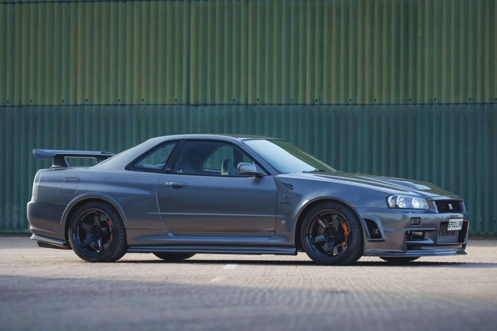 https://cdn.autogreeknews.gr/wp-content/uploads/2026/04/2002-nissan-skyline-gt-r-crs-by-nismo.jpg