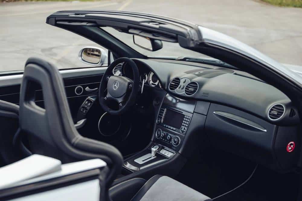 https://cdn.autogreeknews.gr/wp-content/uploads/2026/04/2006-Mercedes-CLK-DTM-AMG-Cabriolet-13-2048x1362-1.jpg