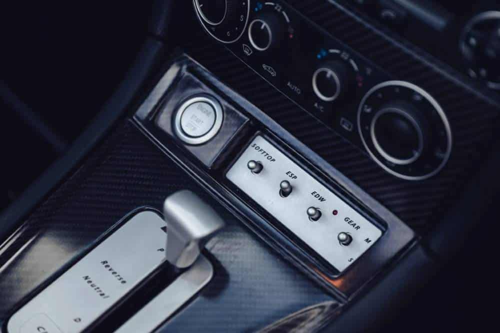 https://cdn.autogreeknews.gr/wp-content/uploads/2026/04/2006-Mercedes-CLK-DTM-AMG-Cabriolet-15-2048x1362-1.jpg