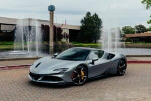 Για βουτιές πάει η αξία της Ferrari SF90 Stradale