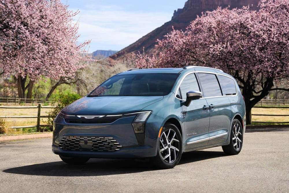 https://cdn.autogreeknews.gr/wp-content/uploads/2026/04/2026-chrysler-pacifica-02.jpg