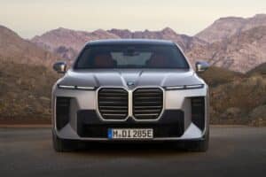 2027-BMW-7-Series-FL-0001_resize-2048×1366