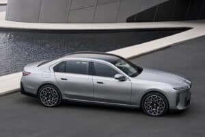 2027-BMW-7-Series-FL-0012_resize-2048×1366