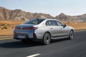 2027-BMW-7-Series-FL-0018_resize-2048×1366
