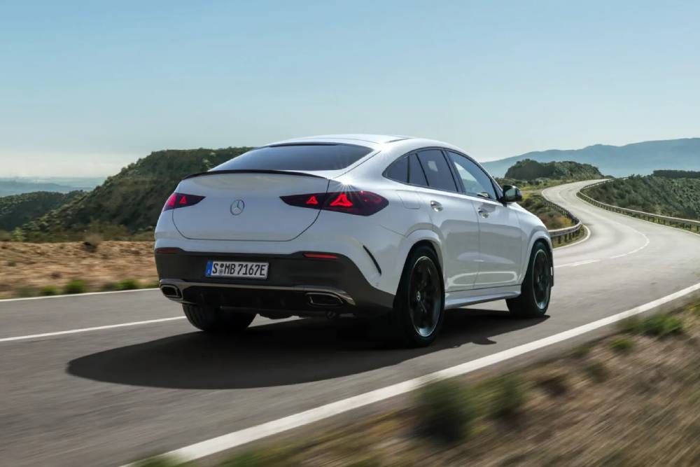 https://cdn.autogreeknews.gr/wp-content/uploads/2026/04/2027-Mercedes-GLE-Coupe-331-2-2048x1366-1.jpg