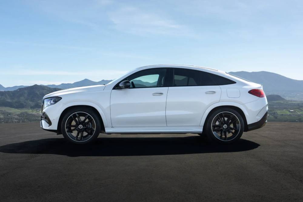 https://cdn.autogreeknews.gr/wp-content/uploads/2026/04/2027-Mercedes-GLE-Coupe-331-7-2048x1366-1.jpg