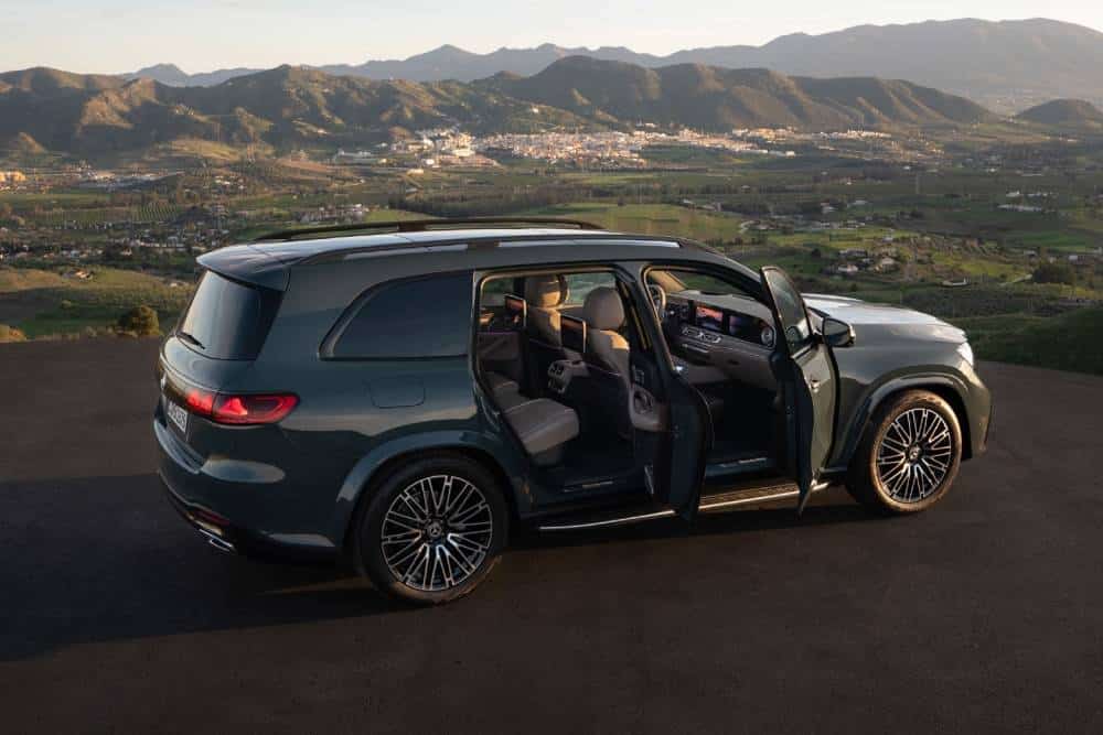 https://cdn.autogreeknews.gr/wp-content/uploads/2026/04/2027-mercedes-benz-gls-10.jpg