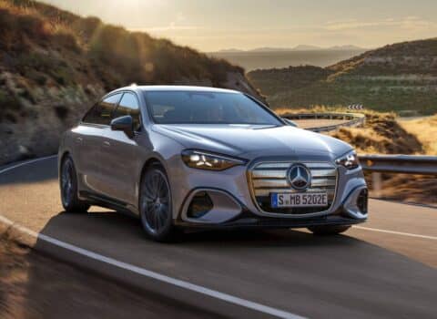 Nέα Mercedes C-Class Electric μπαίνει για πρώτη φορά στην πρίζα