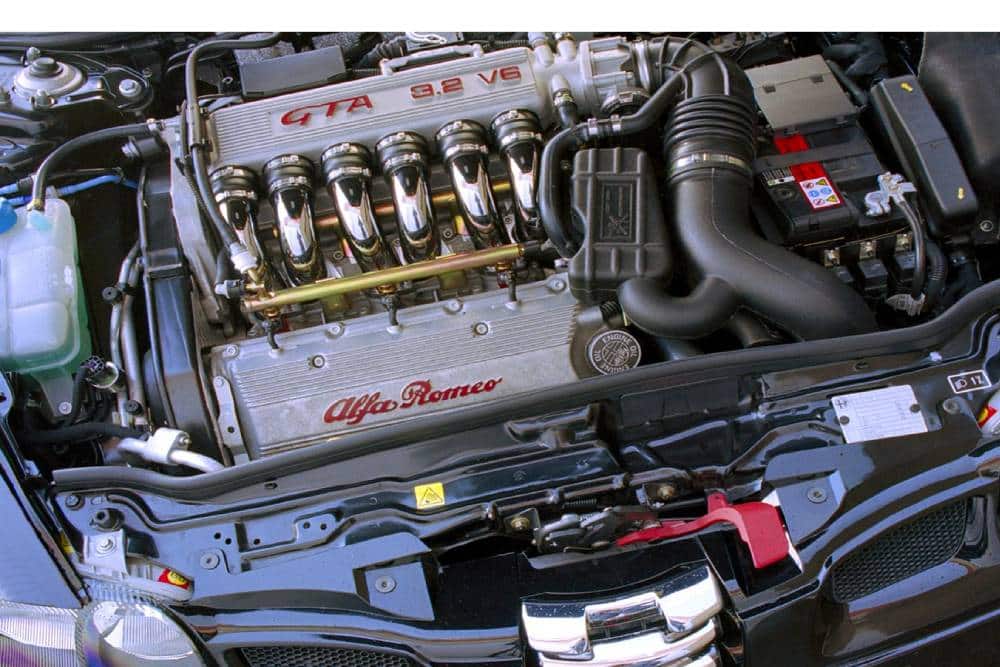 https://cdn.autogreeknews.gr/wp-content/uploads/2026/04/Alfa_Romeo_147_GTA_2002_2005_oficialni_dobove_Pere.jpg