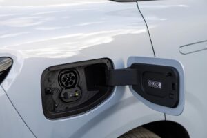 B10HybridEVGalaxySilber-(16)