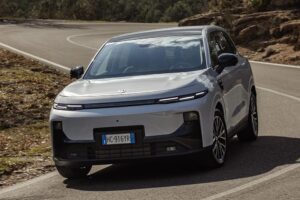 B10HybridEVGalaxySilber-(20)