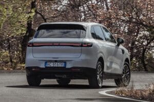 B10HybridEVGalaxySilber-(8)