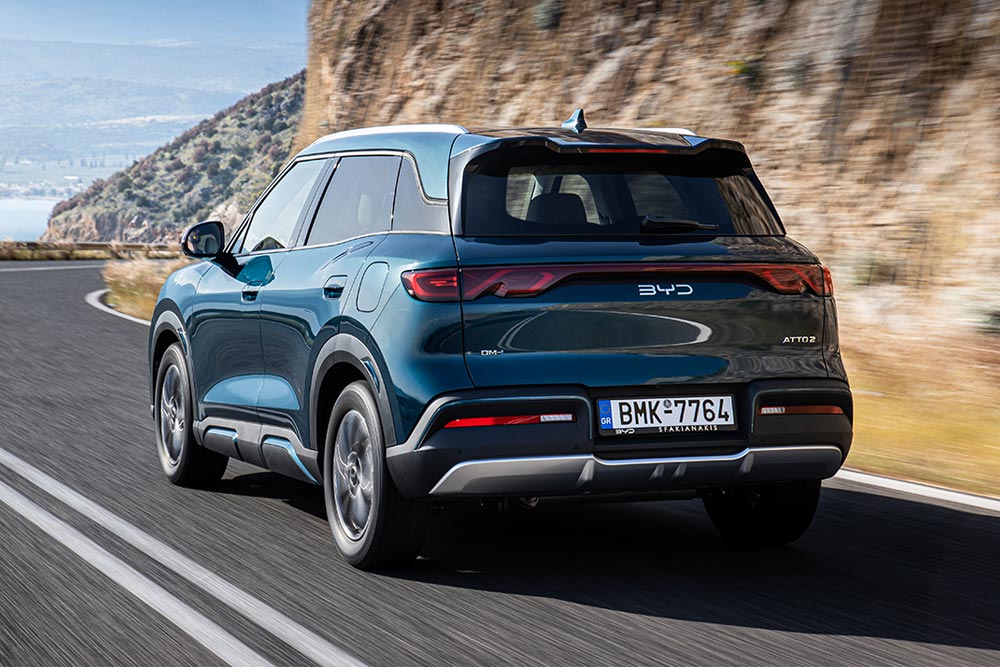 https://cdn.autogreeknews.gr/wp-content/uploads/2026/04/BYD-ATTO2-DM-i_EXTERIOR-10.jpg