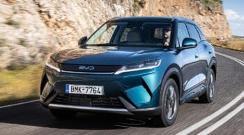 Οδηγούμε το πρώτο μικρό PHEV SUV BYD Atto 2 DM-i