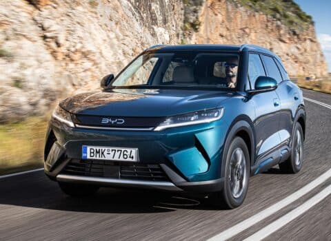 Οδηγούμε το πρώτο μικρό PHEV SUV BYD Atto 2 DM-i