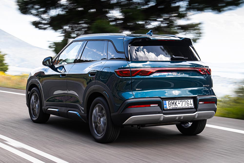https://cdn.autogreeknews.gr/wp-content/uploads/2026/04/BYD-ATTO2-DM-i_EXTERIOR-8.jpg