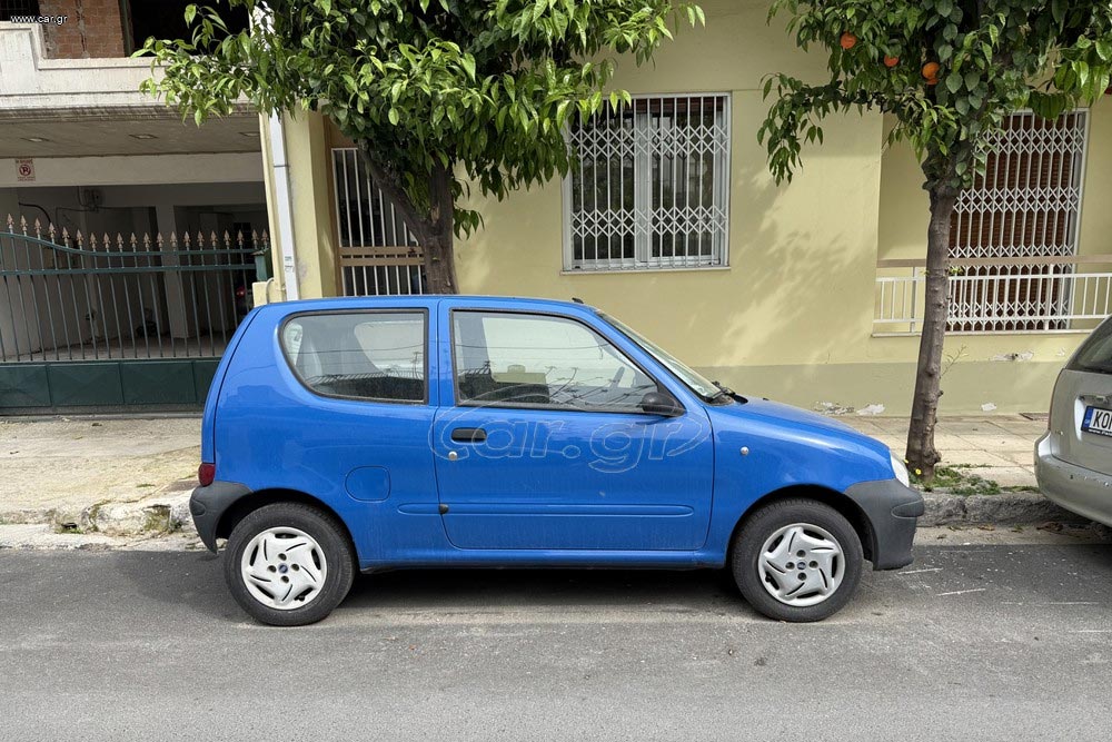 https://cdn.autogreeknews.gr/wp-content/uploads/2026/04/Fiat-Seicento-2004.jpg