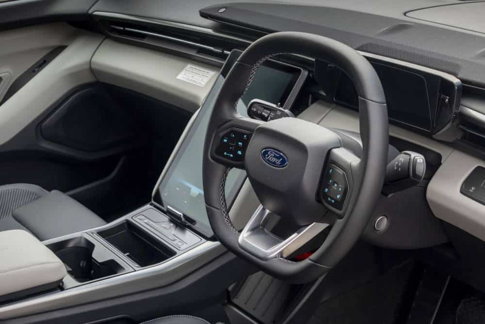 https://cdn.autogreeknews.gr/wp-content/uploads/2026/04/Ford-Explorer-Van-EV-Europe-5.jpg