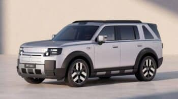 Νέο Freelander 8 σε ηλεκτρικό και υβριδικό