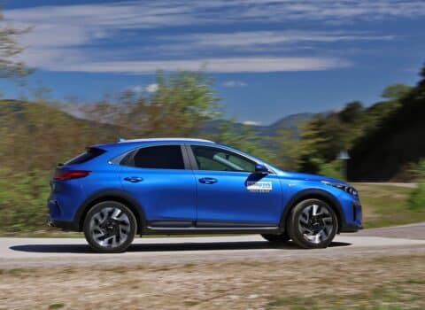 «Χαρίζονται» αυτόματα υβριδικά Crossover στις 23.000 ευρώ