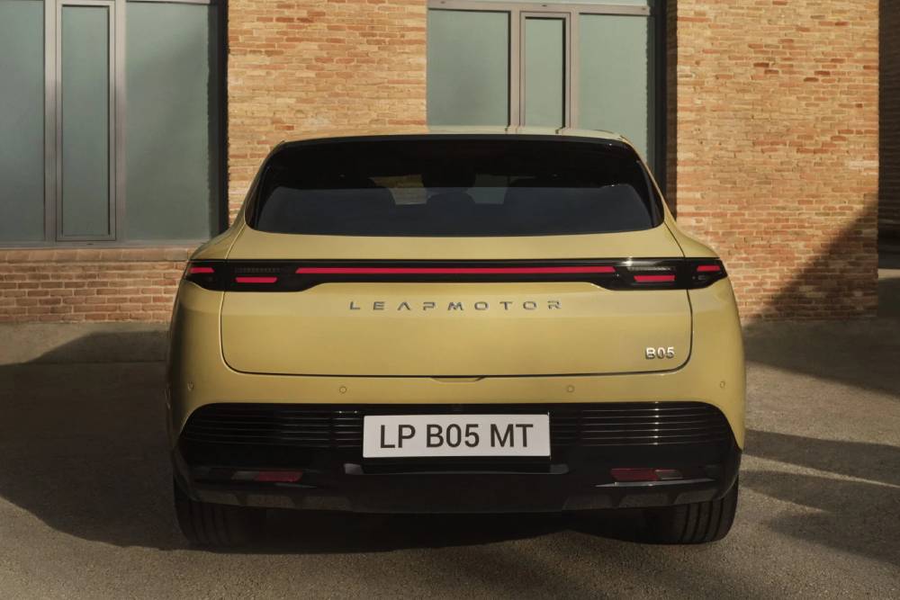 https://cdn.autogreeknews.gr/wp-content/uploads/2026/04/Leapmotor-B05-Europe-12-2048x1536-1.jpg