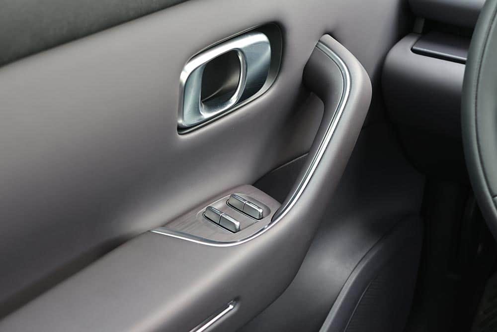 https://cdn.autogreeknews.gr/wp-content/uploads/2026/04/Leapmotor-C10-Hybrid-EV-interior-4.jpg
