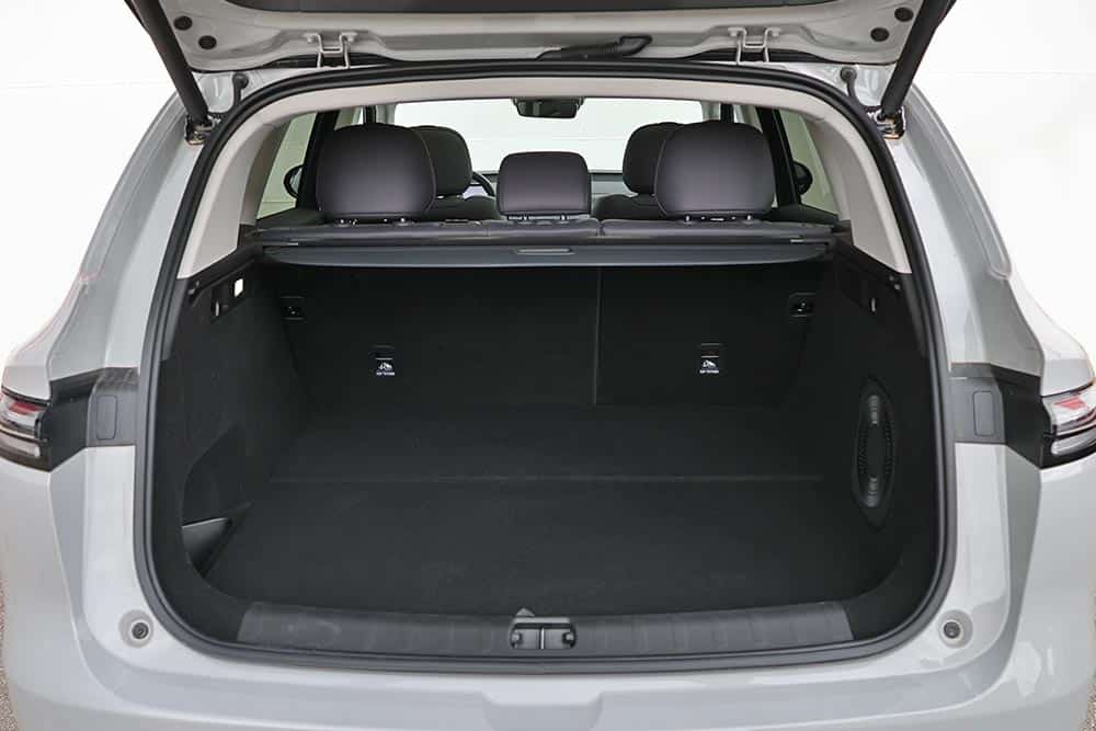 https://cdn.autogreeknews.gr/wp-content/uploads/2026/04/Leapmotor-C10-Hybrid-EV-interior-8.jpg