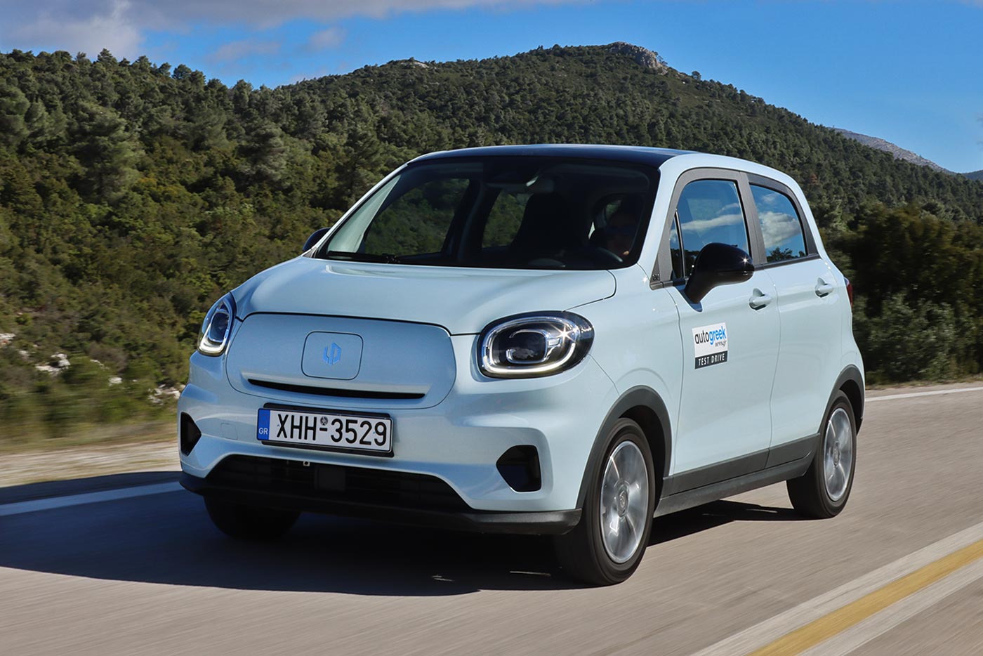 https://cdn.autogreeknews.gr/wp-content/uploads/2026/04/Leapmotor-T03-1.jpg