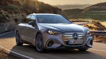 Nέα Mercedes C-Class Electric μπαίνει για πρώτη φορά στην πρίζα