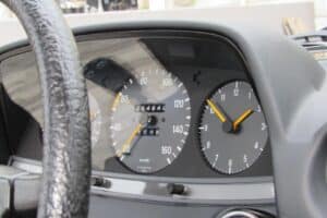 Mercedes-W123—200D-(10)