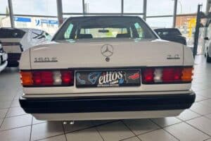 Mercedes_190_E_1991_for_sale (14)