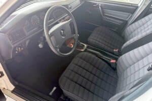 Mercedes_190_E_1991_for_sale (8)