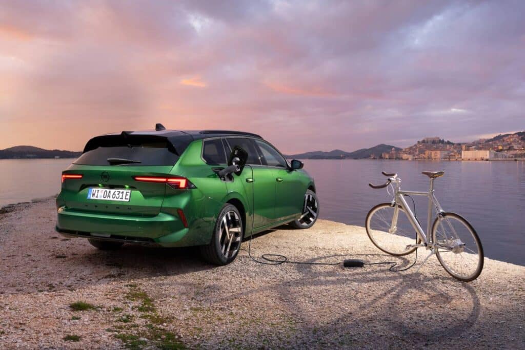 opel astra electric
