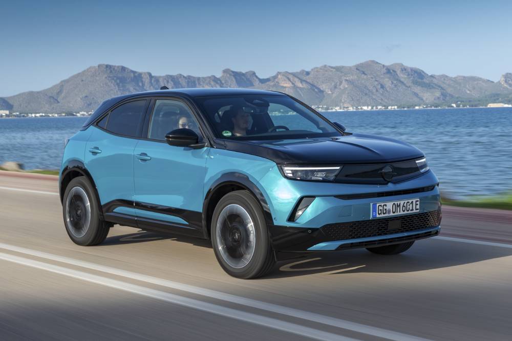 https://cdn.autogreeknews.gr/wp-content/uploads/2026/04/OpelMokkaElectric-1.jpg
