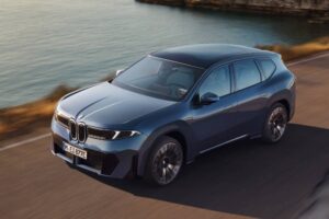 P90615625_highRes_the-new-bmw-ix3-50-x (1)