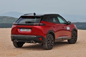 Peugeot 2008 Hybrid (12)