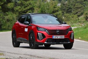 Peugeot 2008 Hybrid (15)