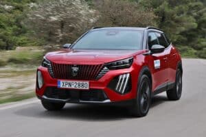 Peugeot 2008 Hybrid (3)