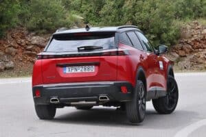 Peugeot 2008 Hybrid (8)