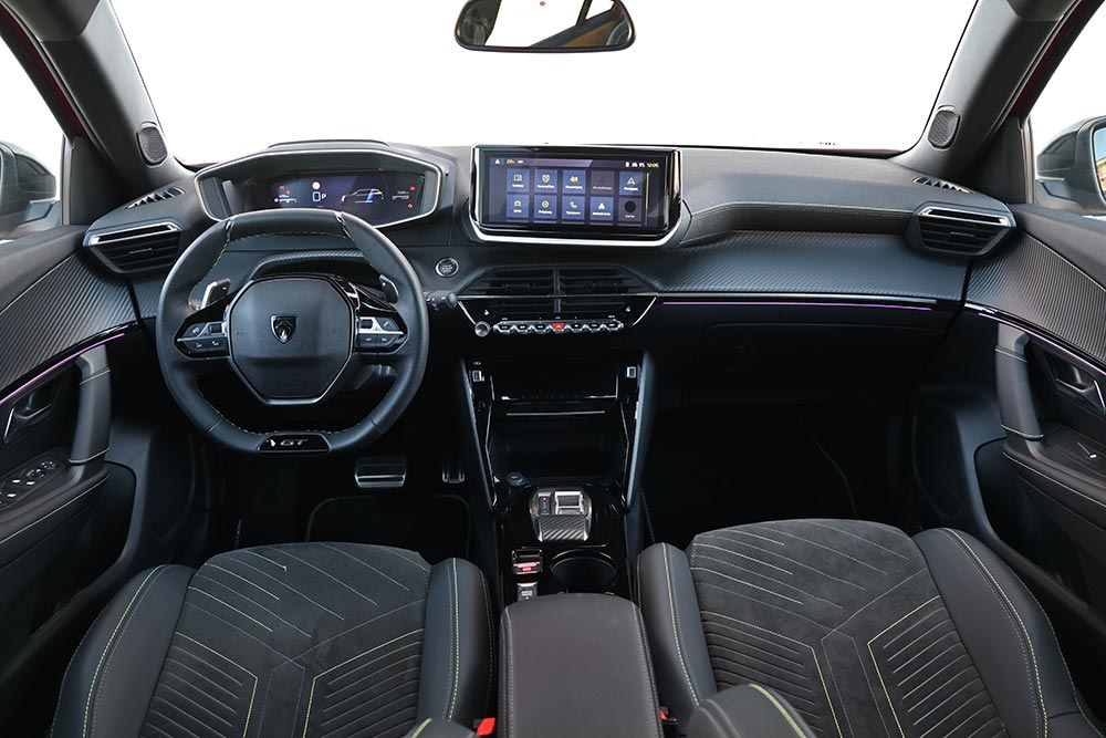https://cdn.autogreeknews.gr/wp-content/uploads/2026/04/Peugeot-2008-Hybrid-interior-1.jpg