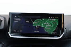 Peugeot 2008 Hybrid interior (11)