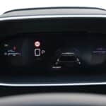 Peugeot 2008 Hybrid interior (16)