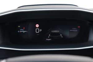 Peugeot 2008 Hybrid interior (16)