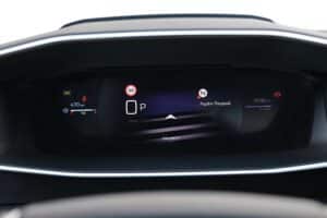 Peugeot 2008 Hybrid interior (17)