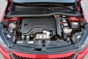 Peugeot 2008 Hybrid interior (21)